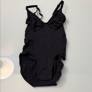 NWOT SKIMS Sculpting Brief Bodysuit